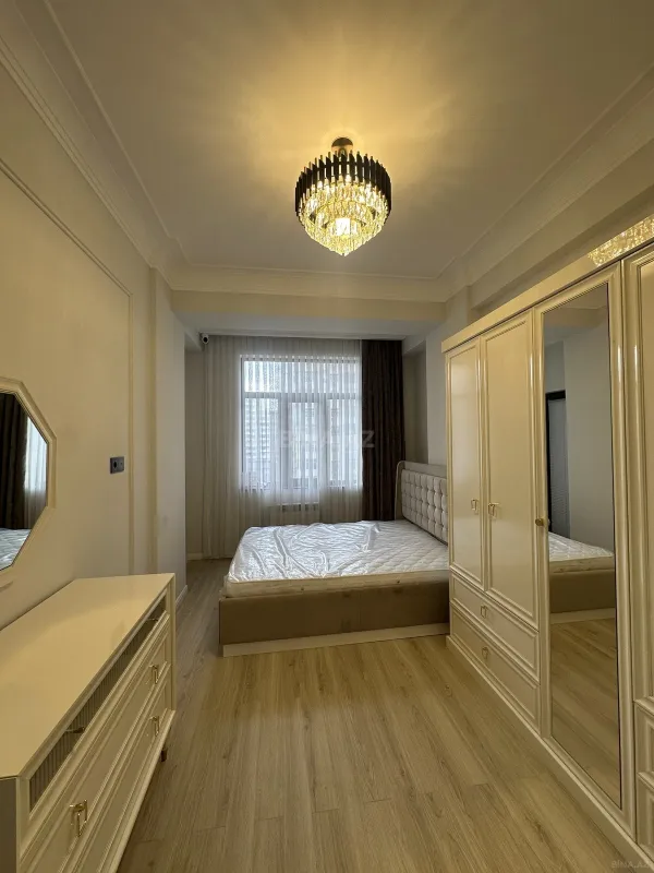 Kirayə verilir 2 otaqlı mənzil 78 m²