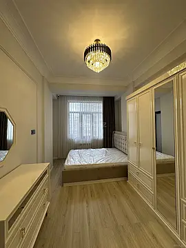 Kirayə verilir 2 otaqlı mənzil 78 m²