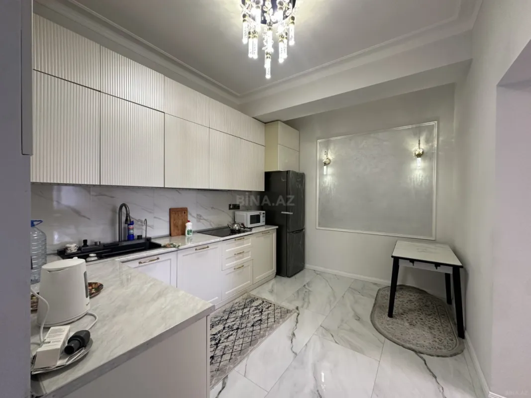 Kirayə verilir 2 otaqlı mənzil 78 m²