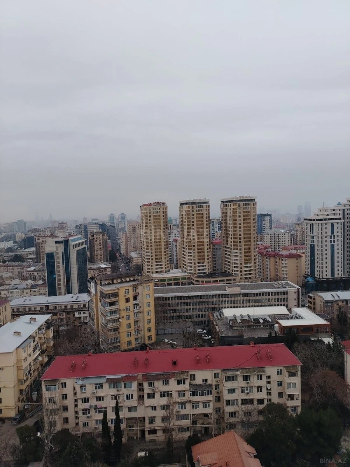 Satılır 3 otaqlı mənzil 107 m²