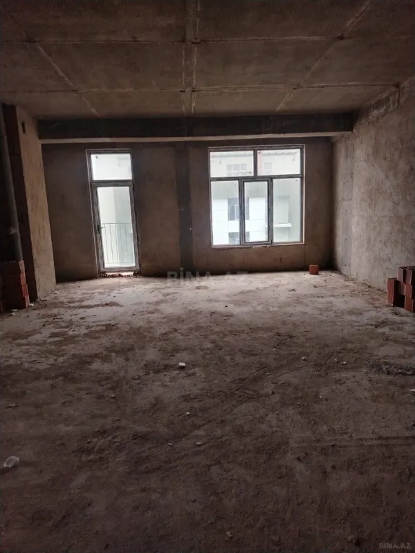 Satılır 3 otaqlı mənzil 107 m²