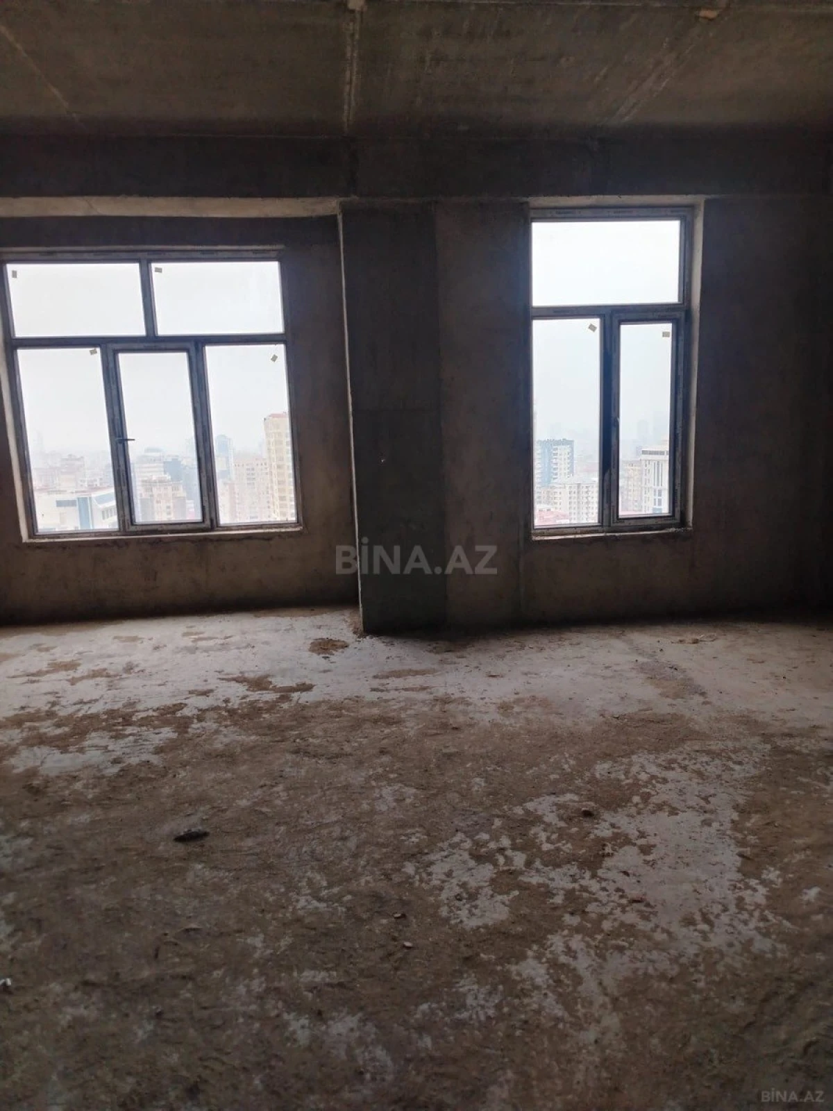 Satılır 3 otaqlı mənzil 107 m²