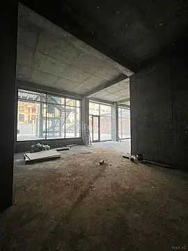 Satılır obyekt 950 m²