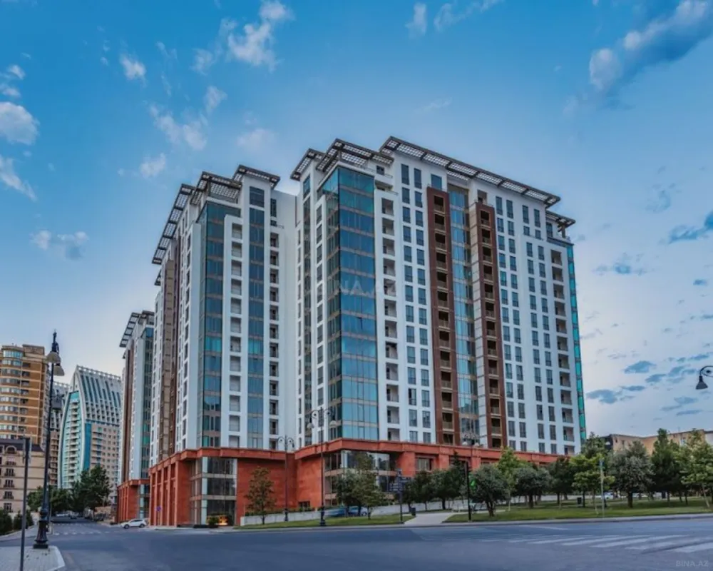 Satılır obyekt 950 m²