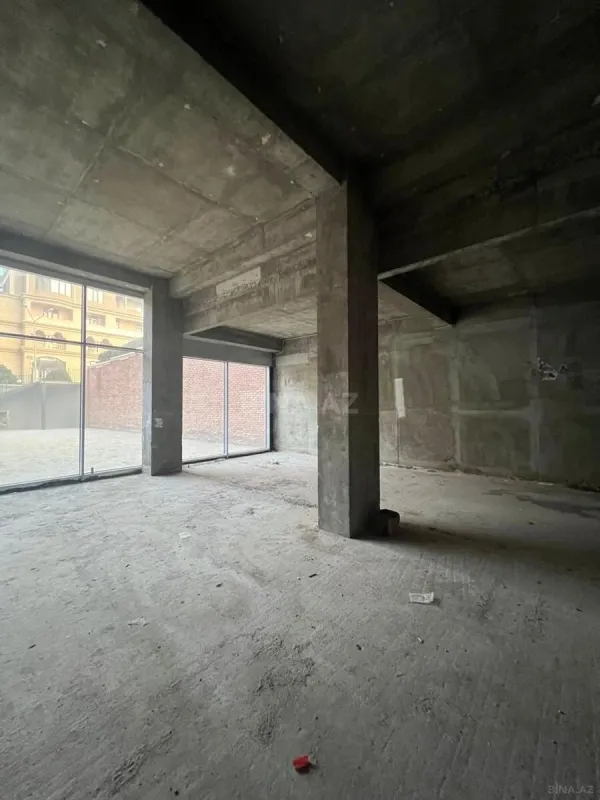 Satılır obyekt 950 m²