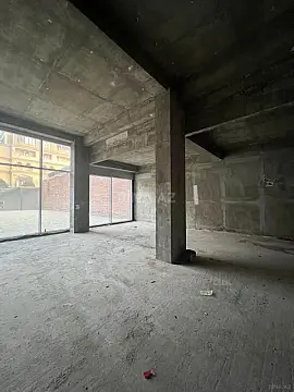 Satılır obyekt 950 m²