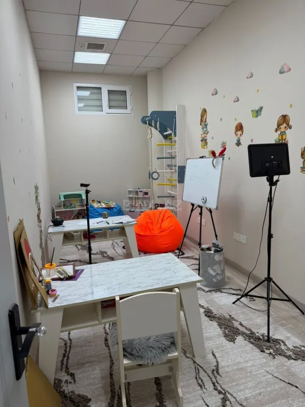 Kirayə verilir 4 otaqlı ofis 160 m²