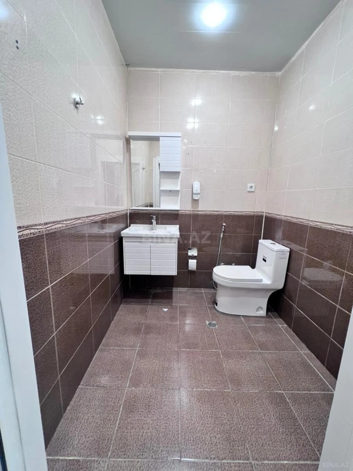 Kirayə verilir 4 otaqlı ofis 160 m²