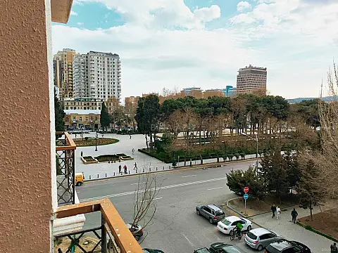 Kirayə verilir 2 otaqlı mənzil 65 m² — Bakı 2 otaq 65.00 m²
