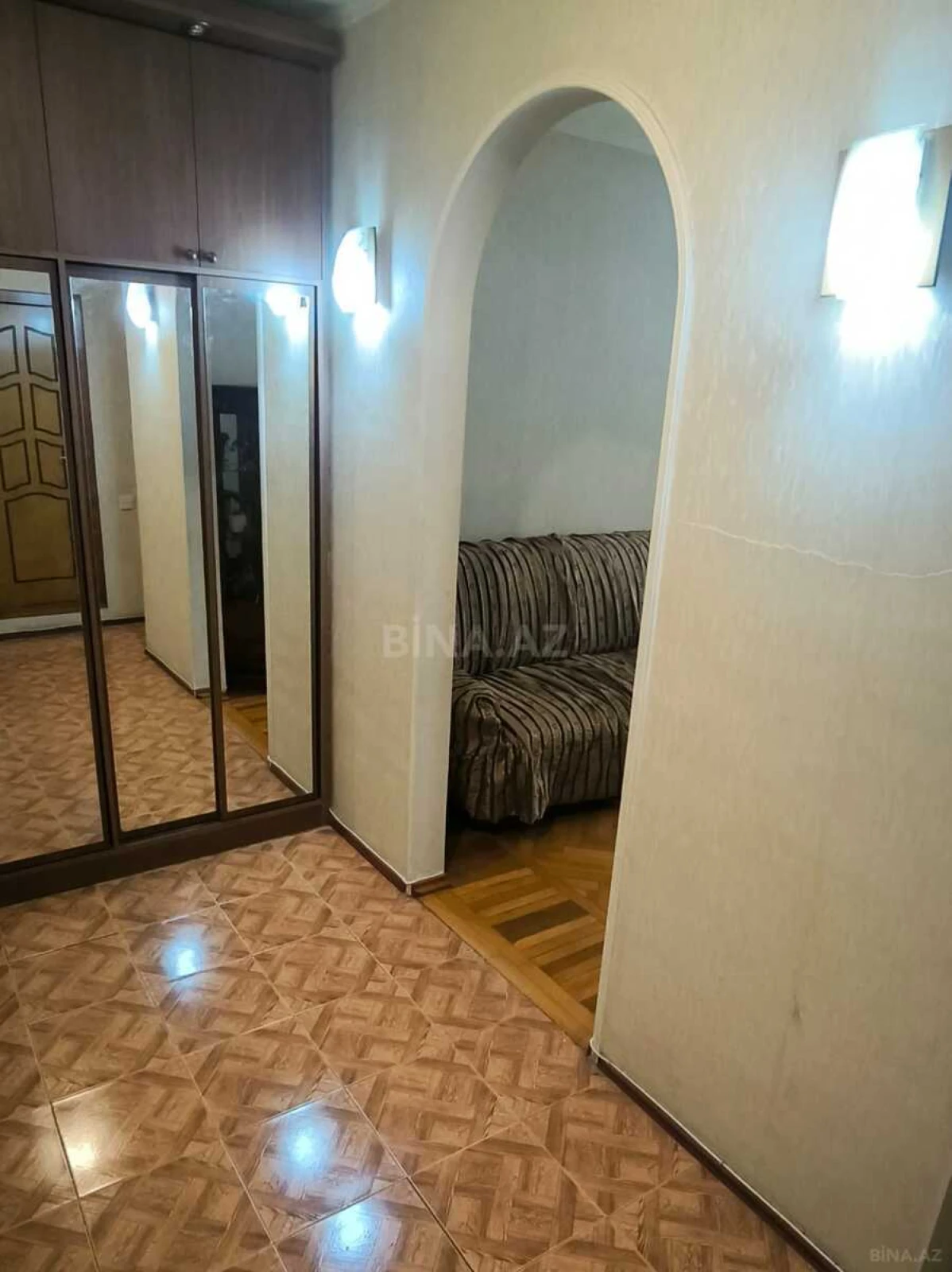 Kirayə verilir 2 otaqlı mənzil 65 m²