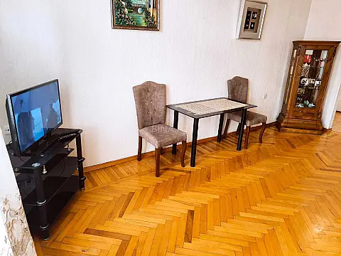 Kirayə verilir 2 otaqlı mənzil 65 m²