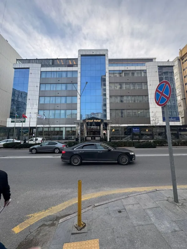 Satılır 3 otaqlı ofis 116 m²