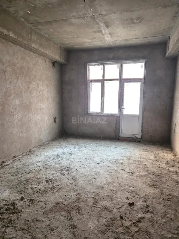 Satılır 3 otaqlı mənzil 137 m²