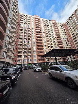 Satılır 3 otaqlı mənzil 137 m²