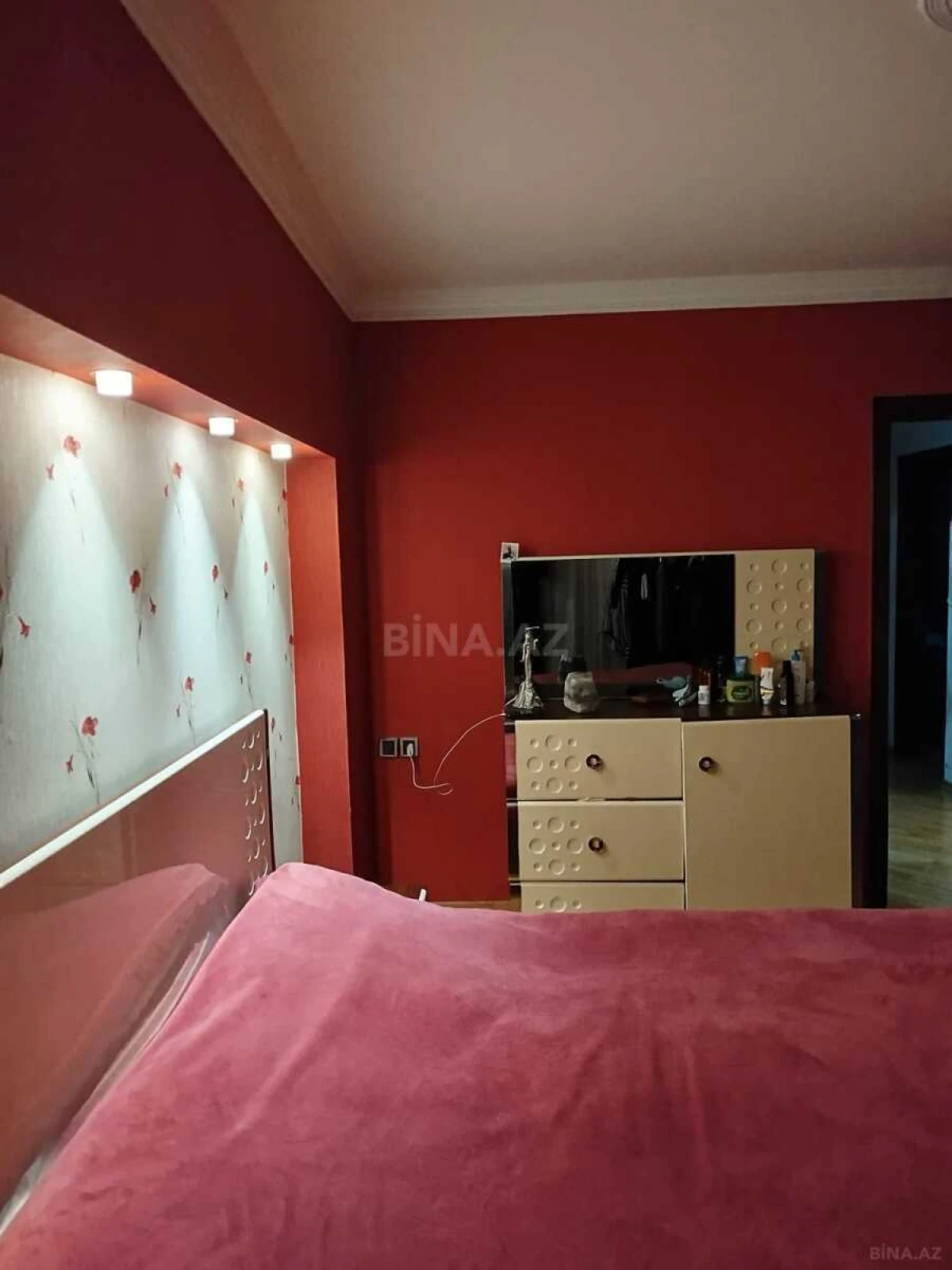 Satılır 3 otaqlı mənzil 110 m²