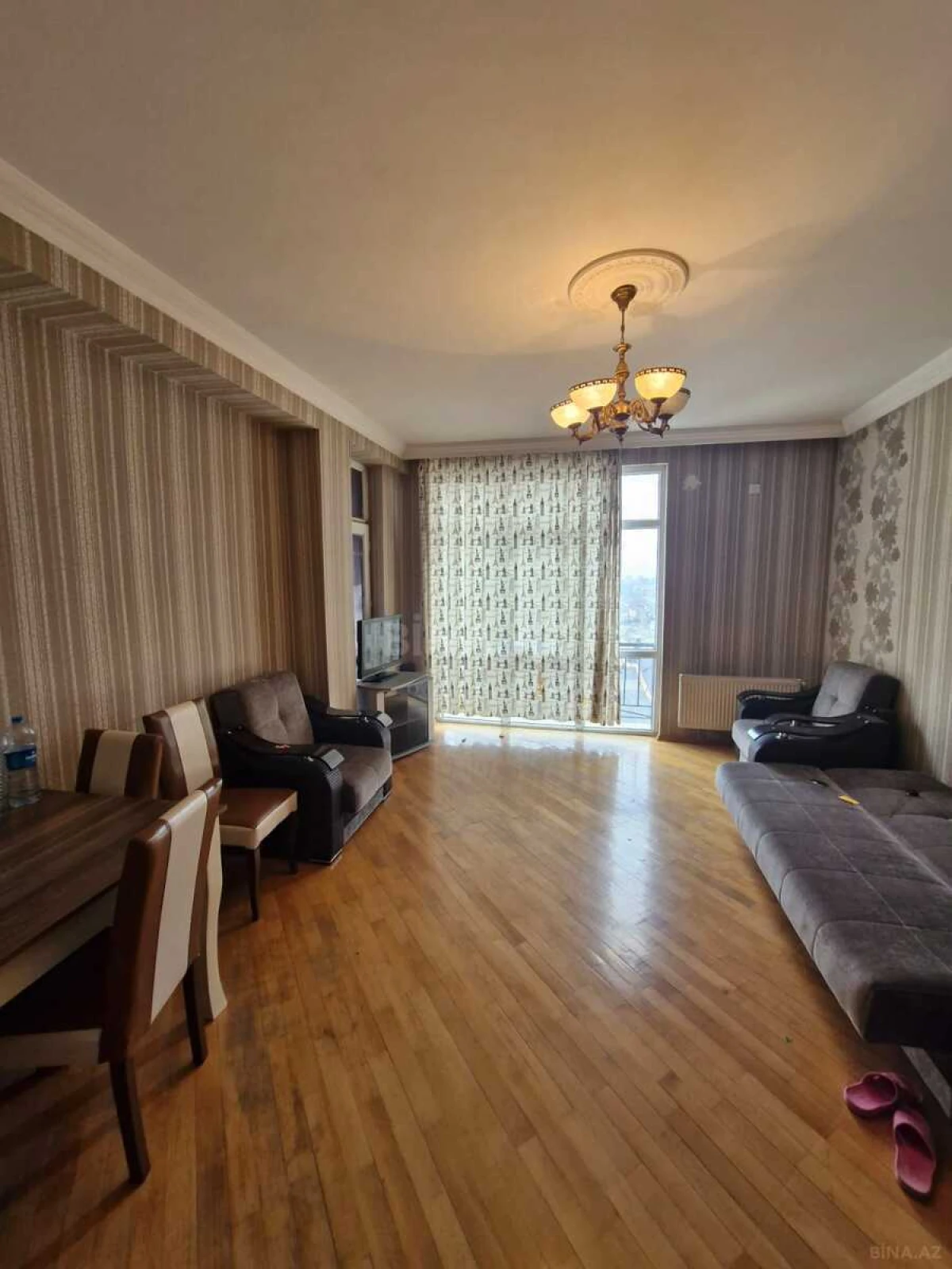 Kirayə verilir 2 otaqlı mənzil 95 m²