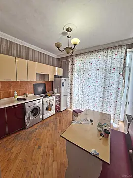Kirayə verilir 2 otaqlı mənzil 95 m²