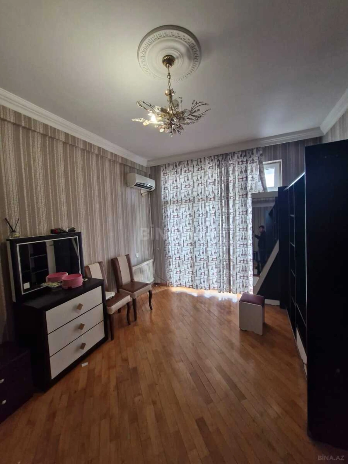 Kirayə verilir 2 otaqlı mənzil 95 m²
