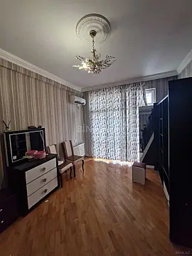 Kirayə verilir 2 otaqlı mənzil 95 m²