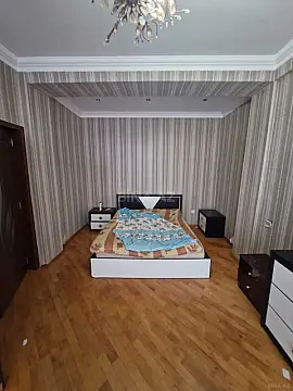 Kirayə verilir 2 otaqlı mənzil 95 m²