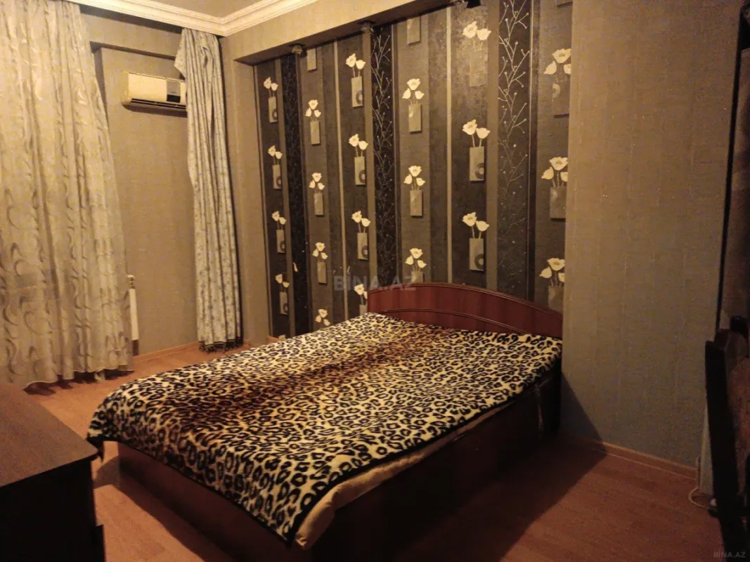 Satılır 3 otaqlı mənzil 95 m²