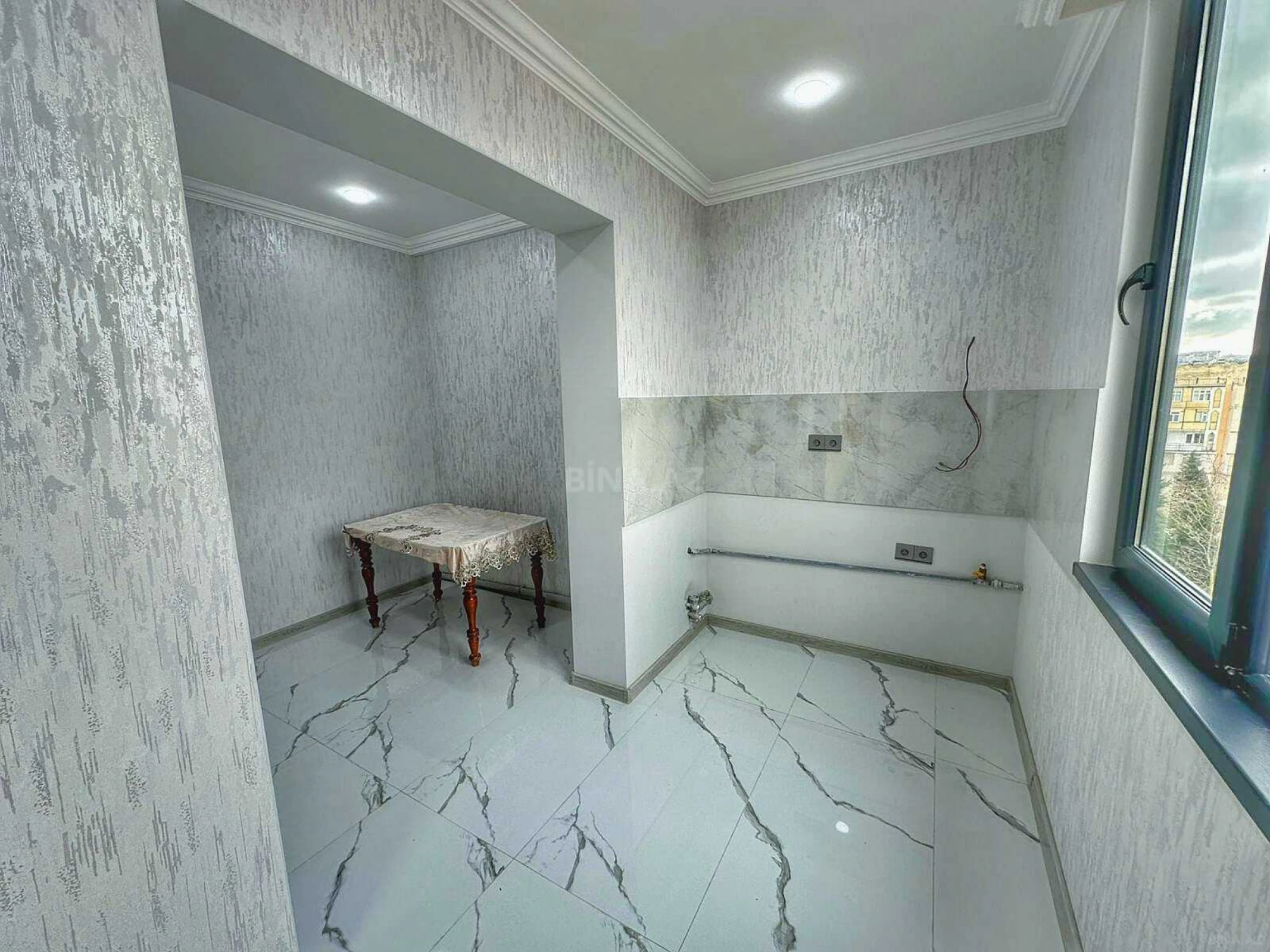 Satılır 5 otaqlı mənzil 120 m²