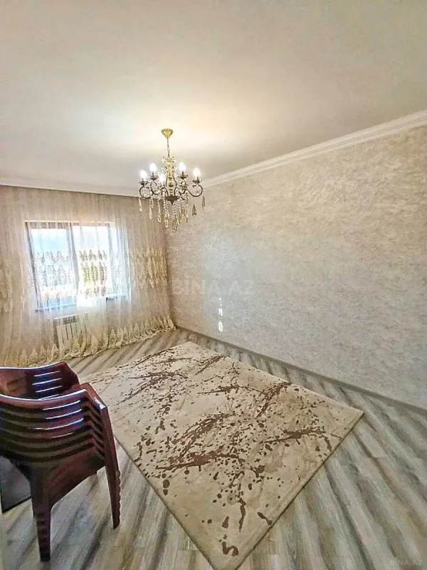 Satılır 5 otaqlı mənzil 120 m²