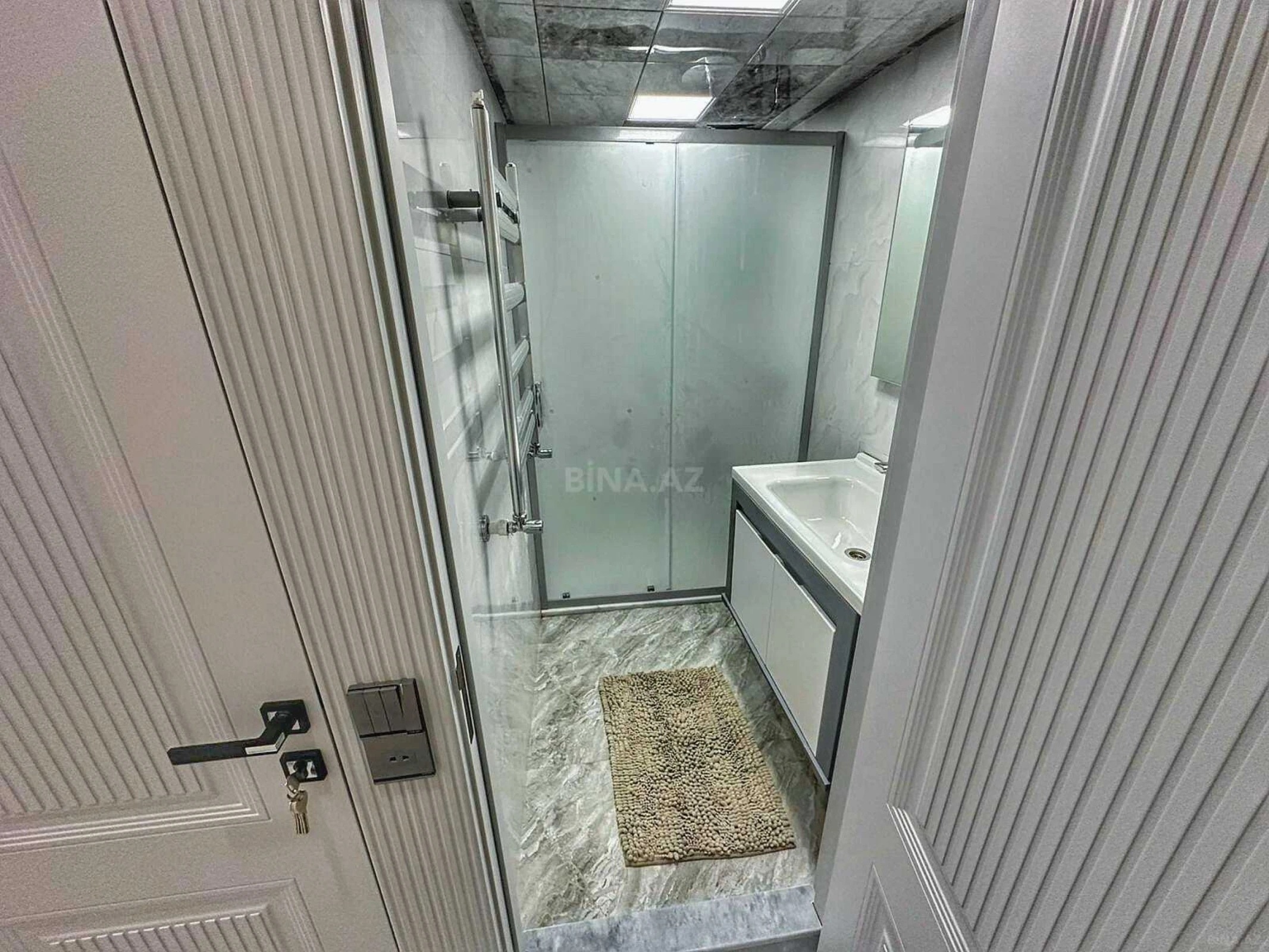 Satılır 5 otaqlı mənzil 120 m²