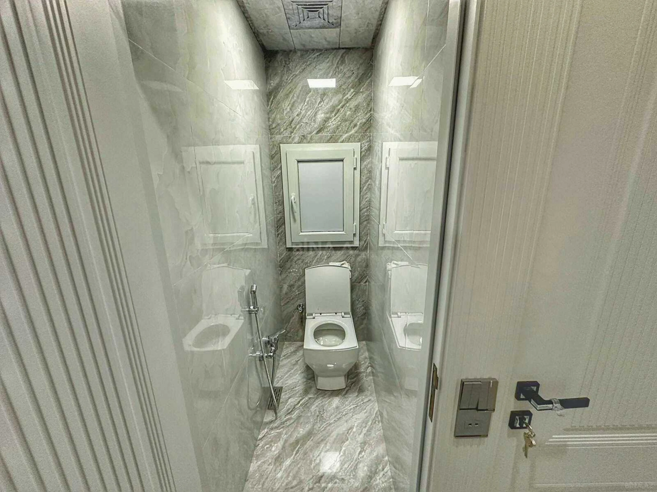 Satılır 5 otaqlı mənzil 120 m²