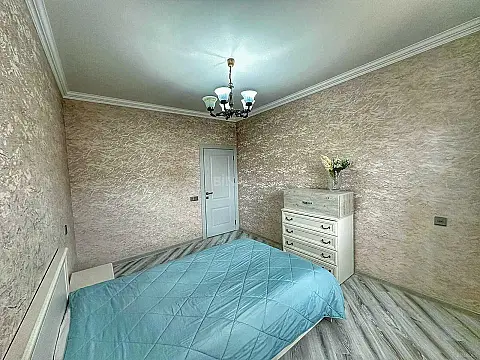 Satılır 5 otaqlı mənzil 120 m²