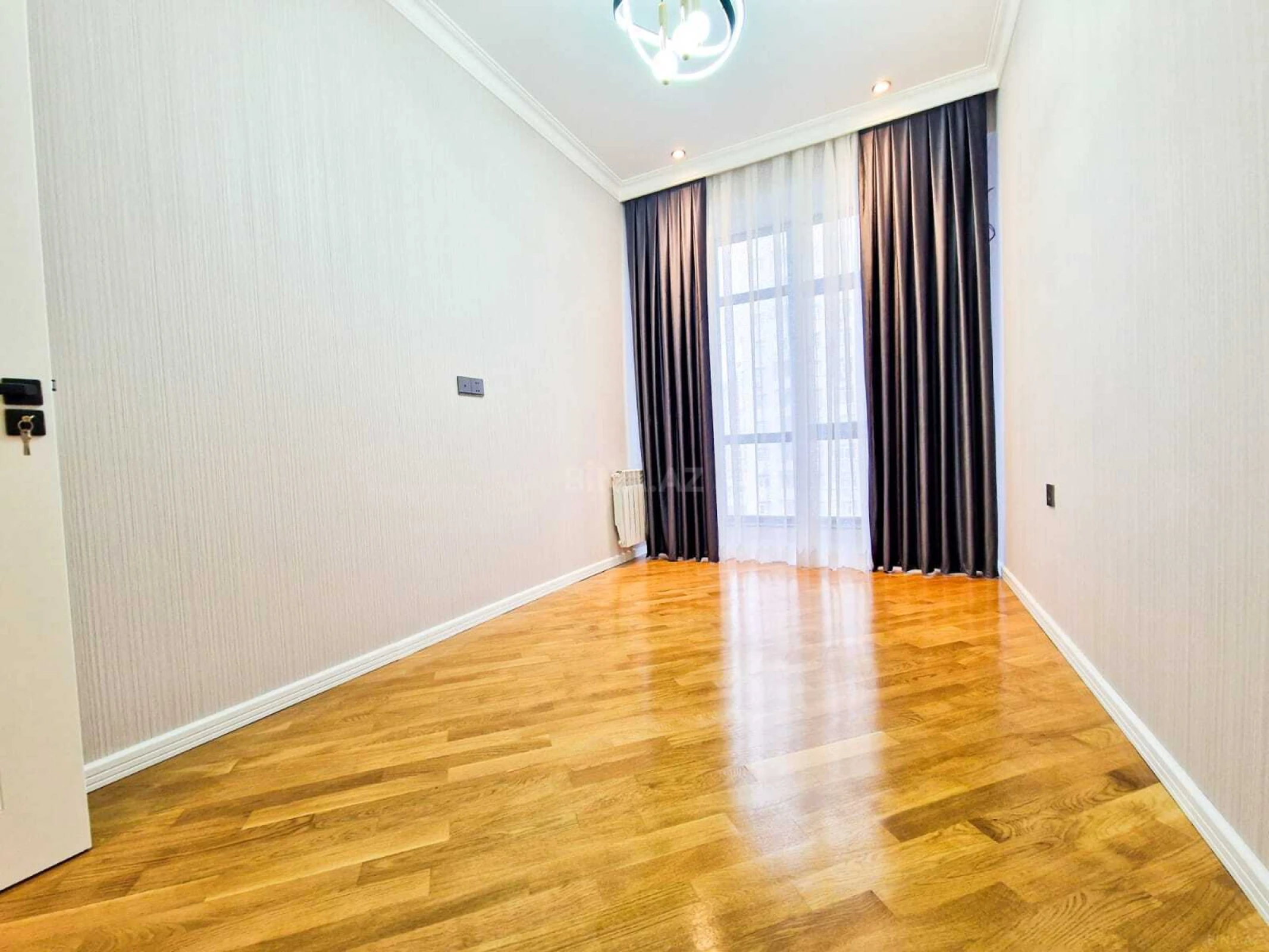 Satılır 2 otaqlı mənzil 63 m²