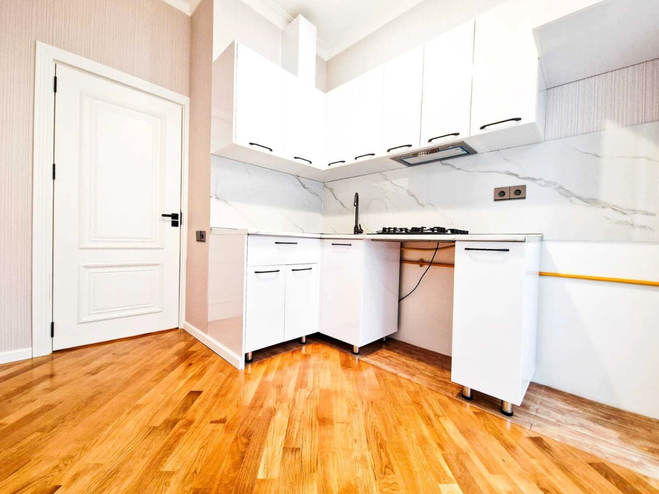 Satılır 2 otaqlı mənzil 63 m²