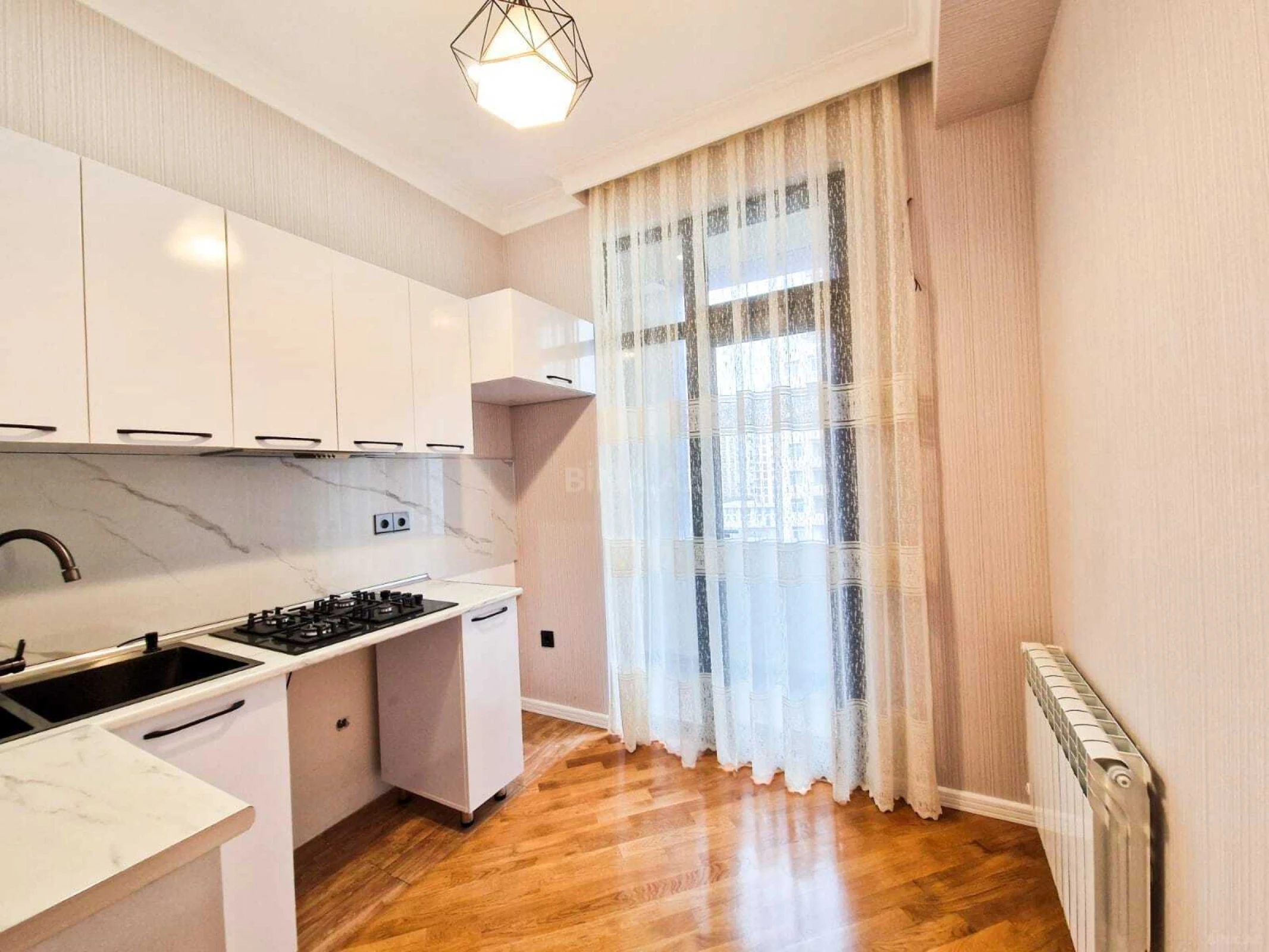 Satılır 2 otaqlı mənzil 63 m²