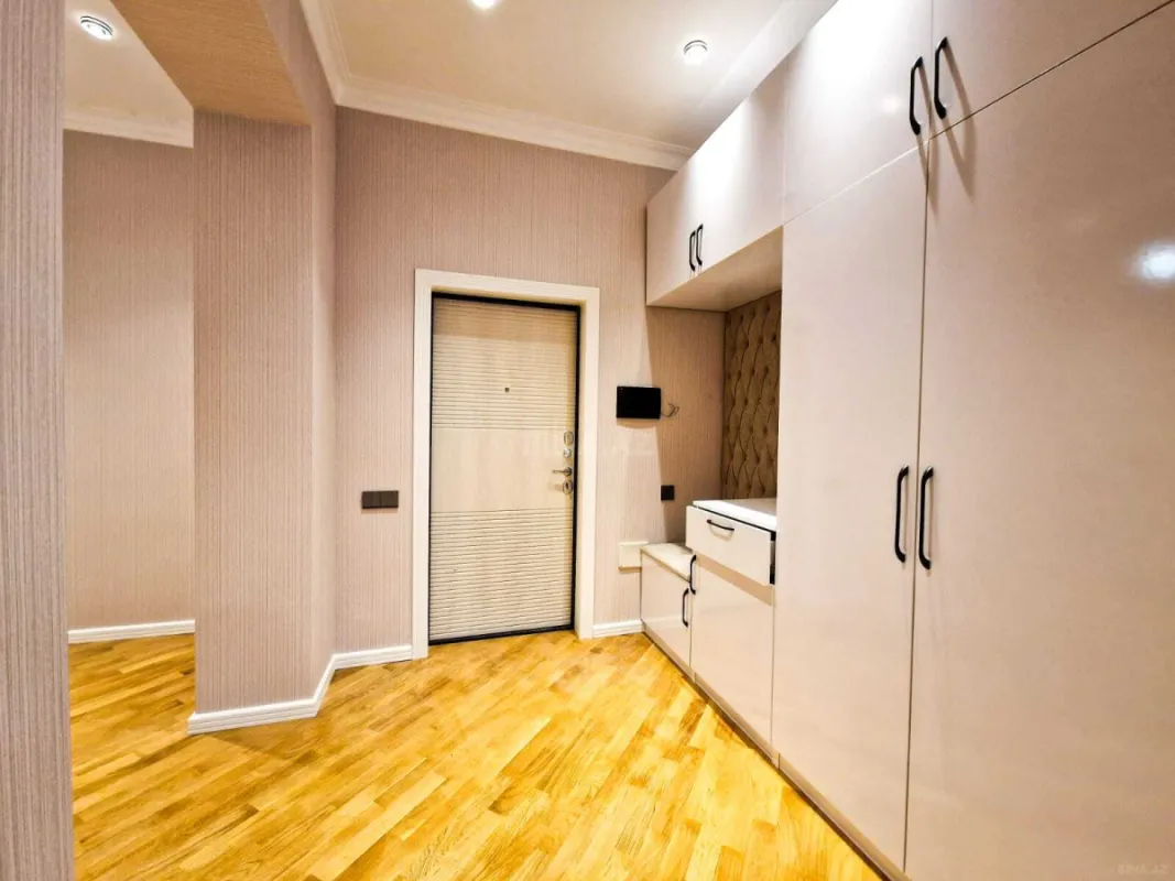 Satılır 2 otaqlı mənzil 63 m²