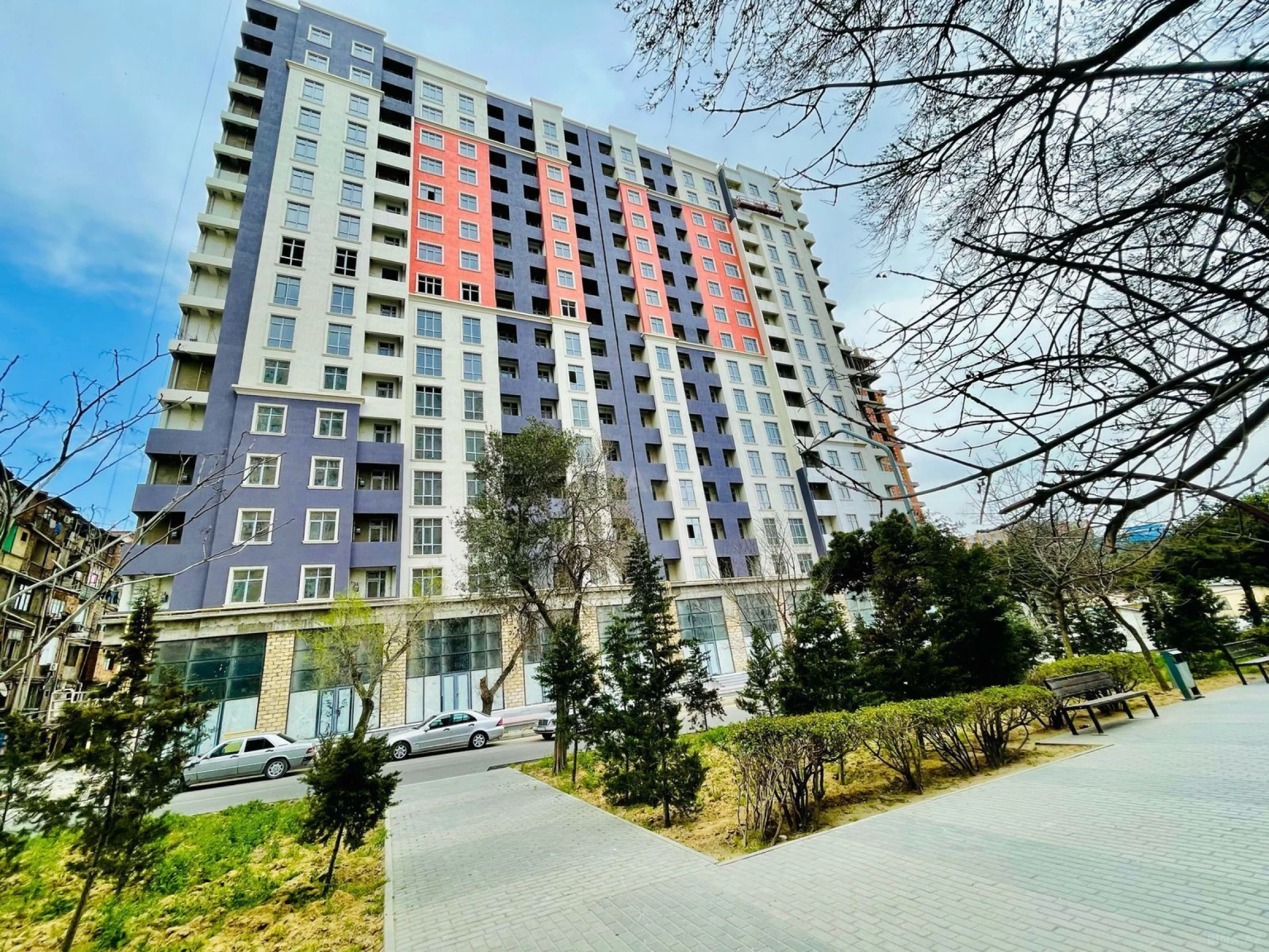 Satılır 2 otaqlı mənzil 63 m²