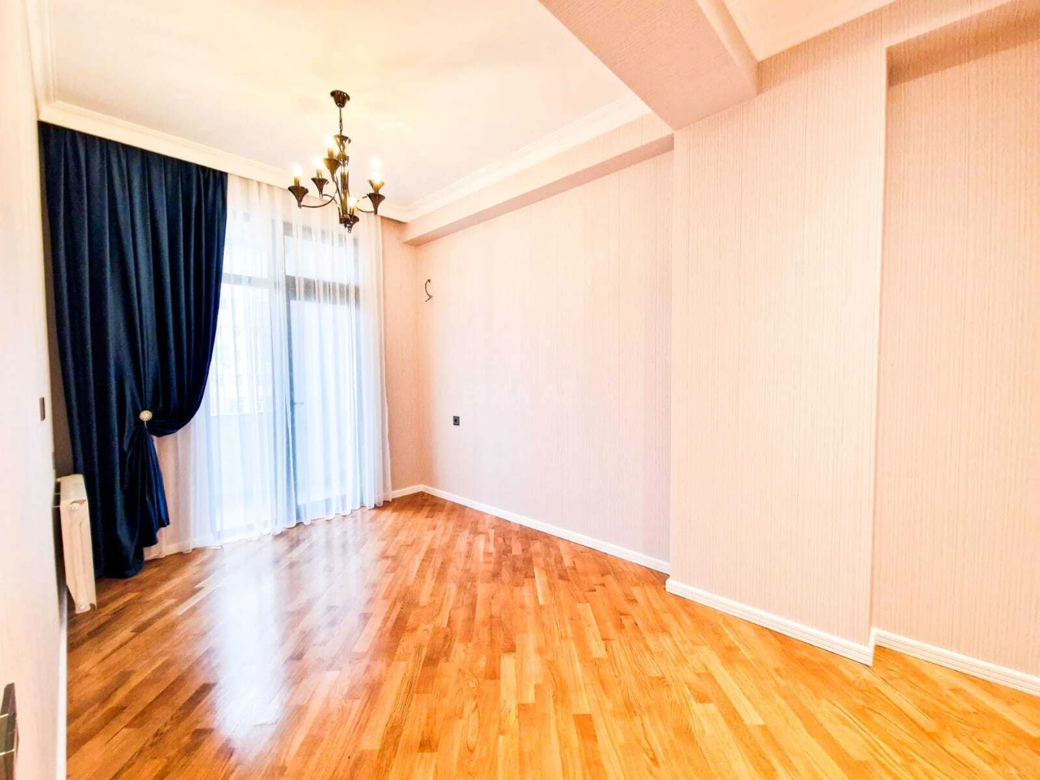 Satılır 2 otaqlı mənzil 63 m²