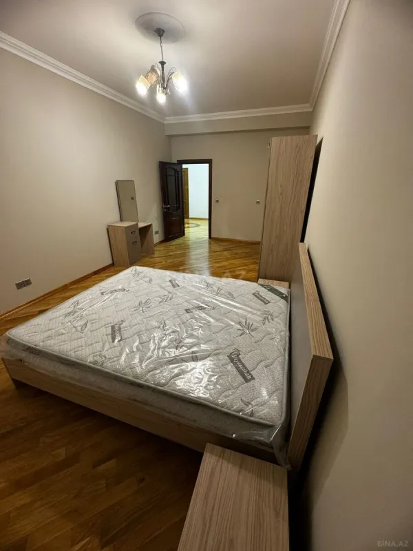 Kirayə verilir 3 otaqlı mənzil 130 m²