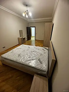 Kirayə verilir 3 otaqlı mənzil 130 m²