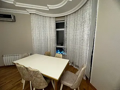 Kirayə verilir 3 otaqlı mənzil 130 m²
