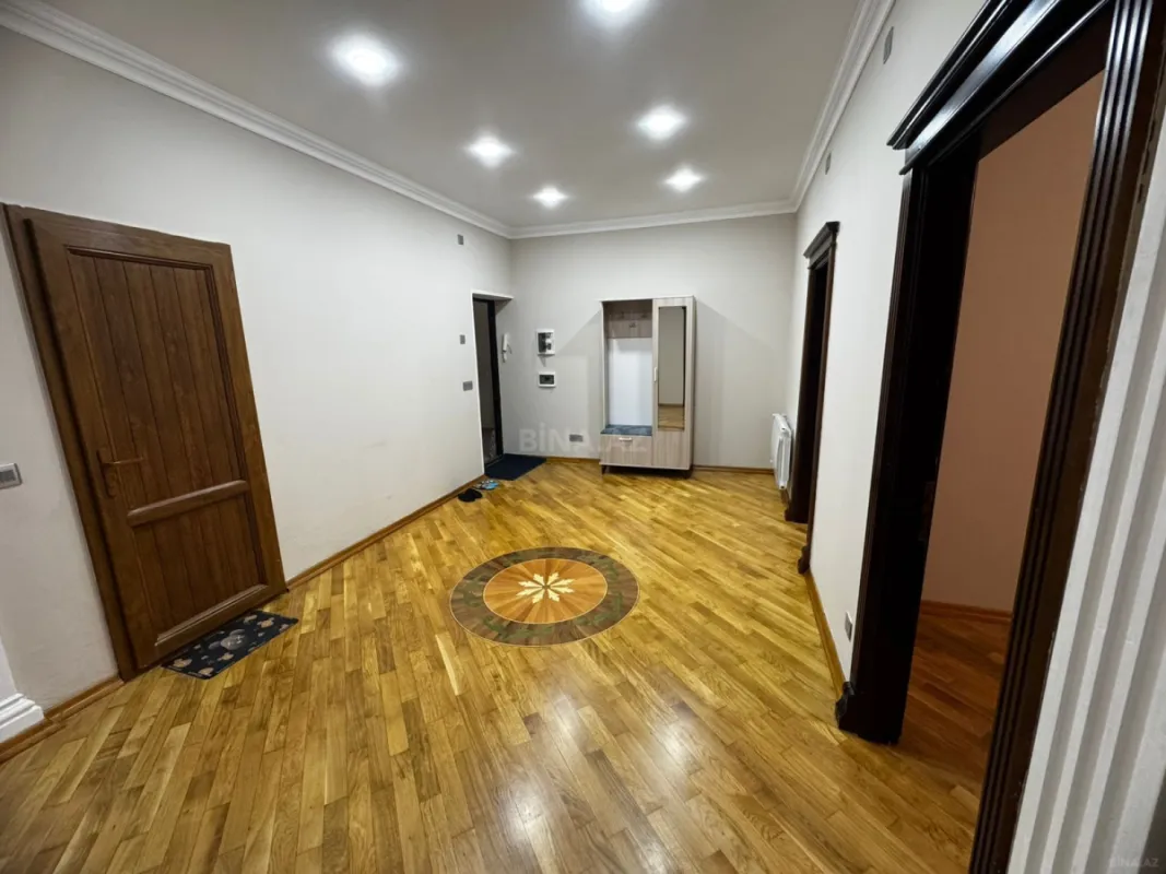 Kirayə verilir 3 otaqlı mənzil 130 m²