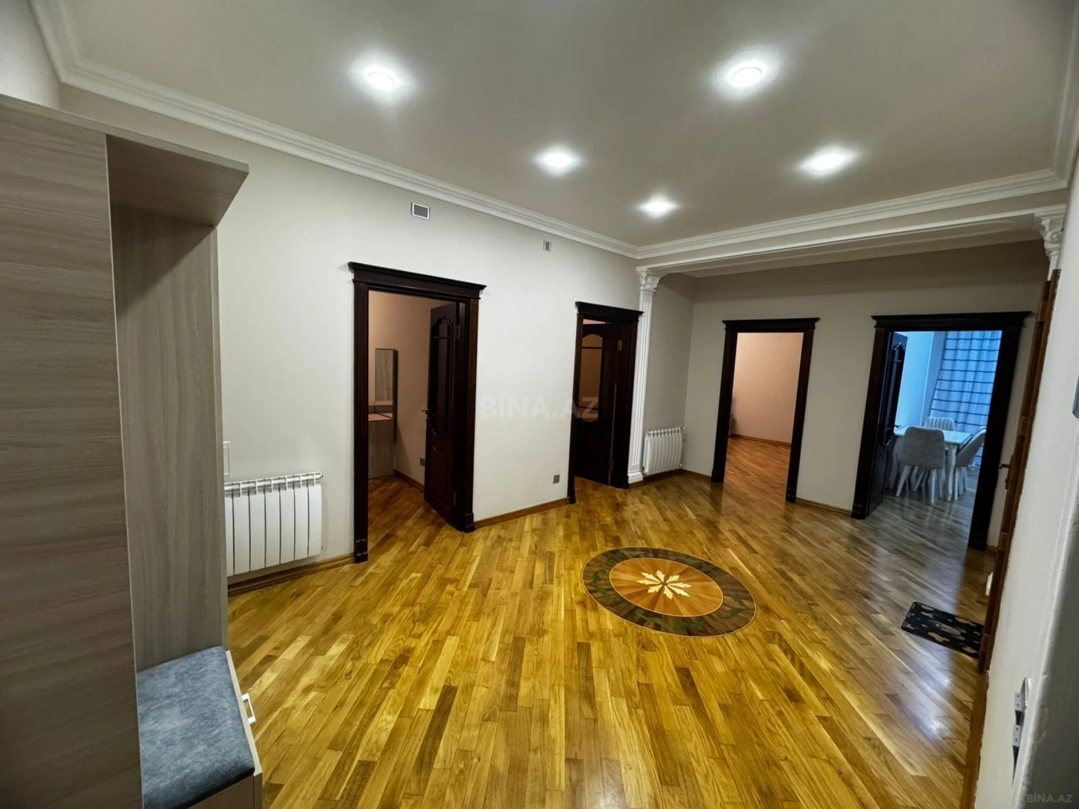 Kirayə verilir 3 otaqlı mənzil 130 m²