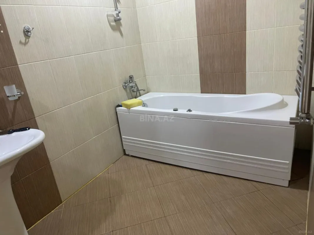Kirayə verilir 3 otaqlı mənzil 130 m²