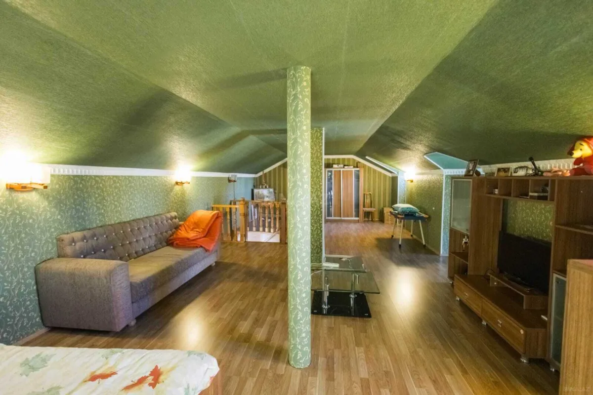 Satılır 7 otaqlı həyət evi 355 m²