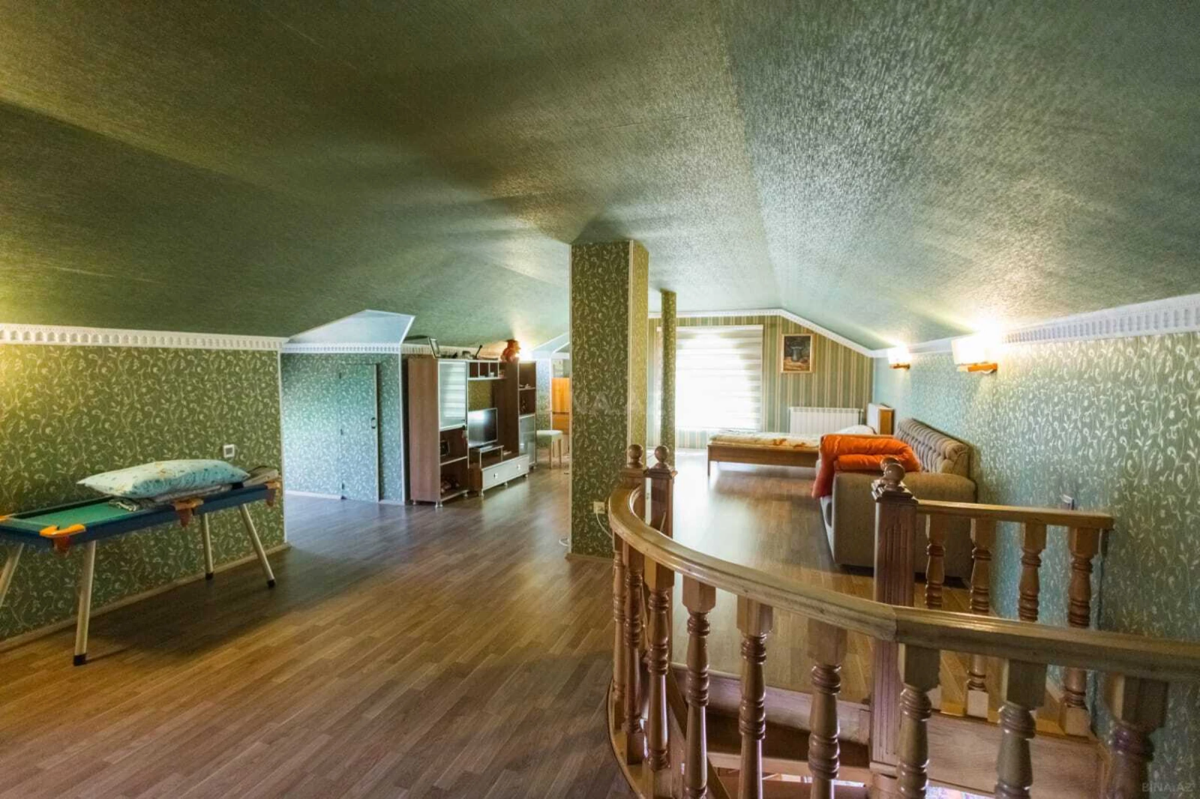 Satılır 7 otaqlı həyət evi 355 m²