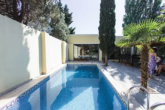 Satılır 7 otaqlı həyət evi 355 m²