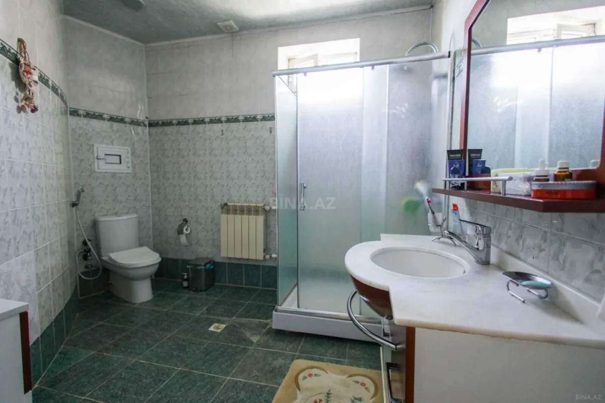Satılır 7 otaqlı həyət evi 355 m²