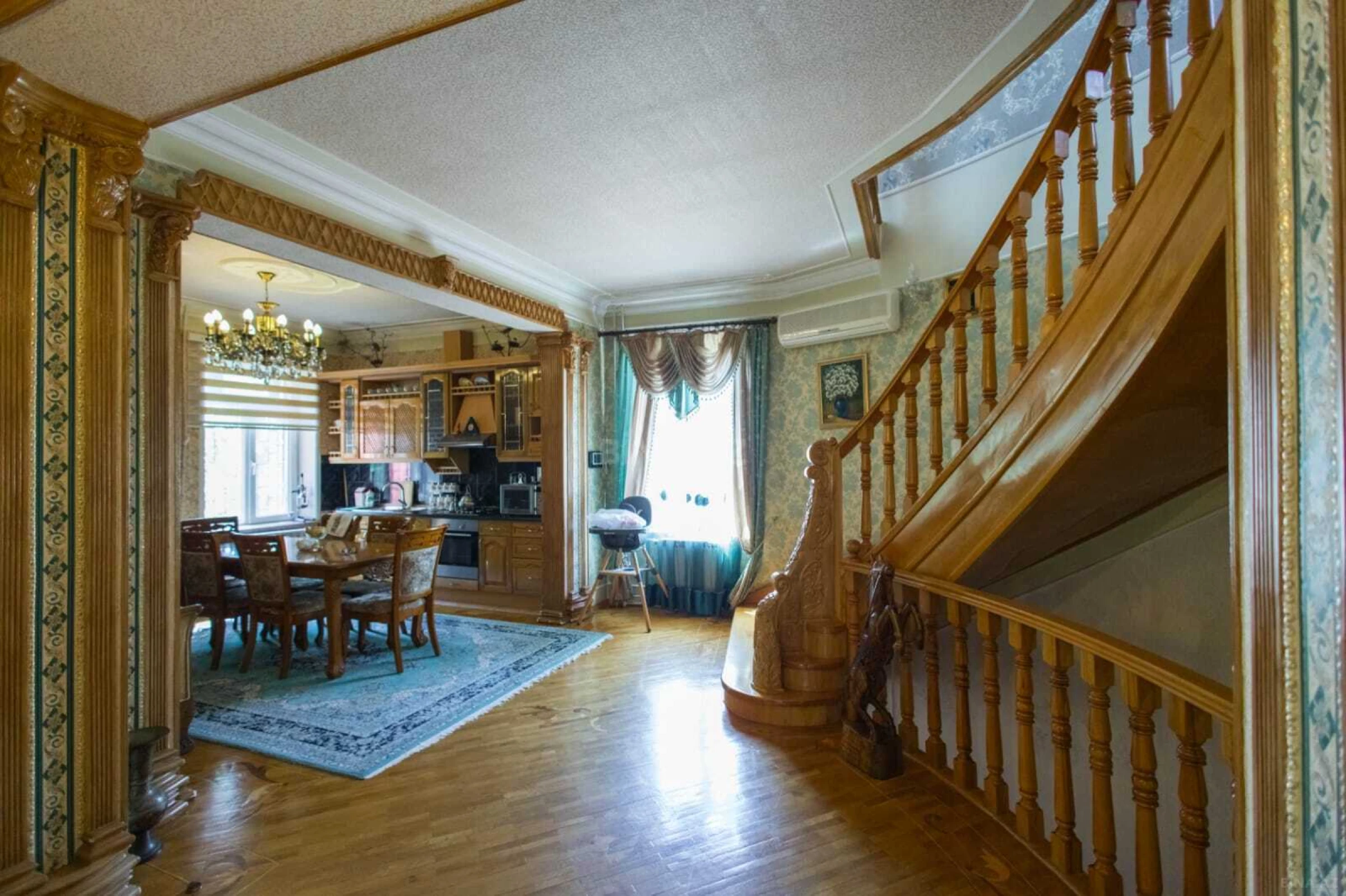 Satılır 7 otaqlı həyət evi 355 m²