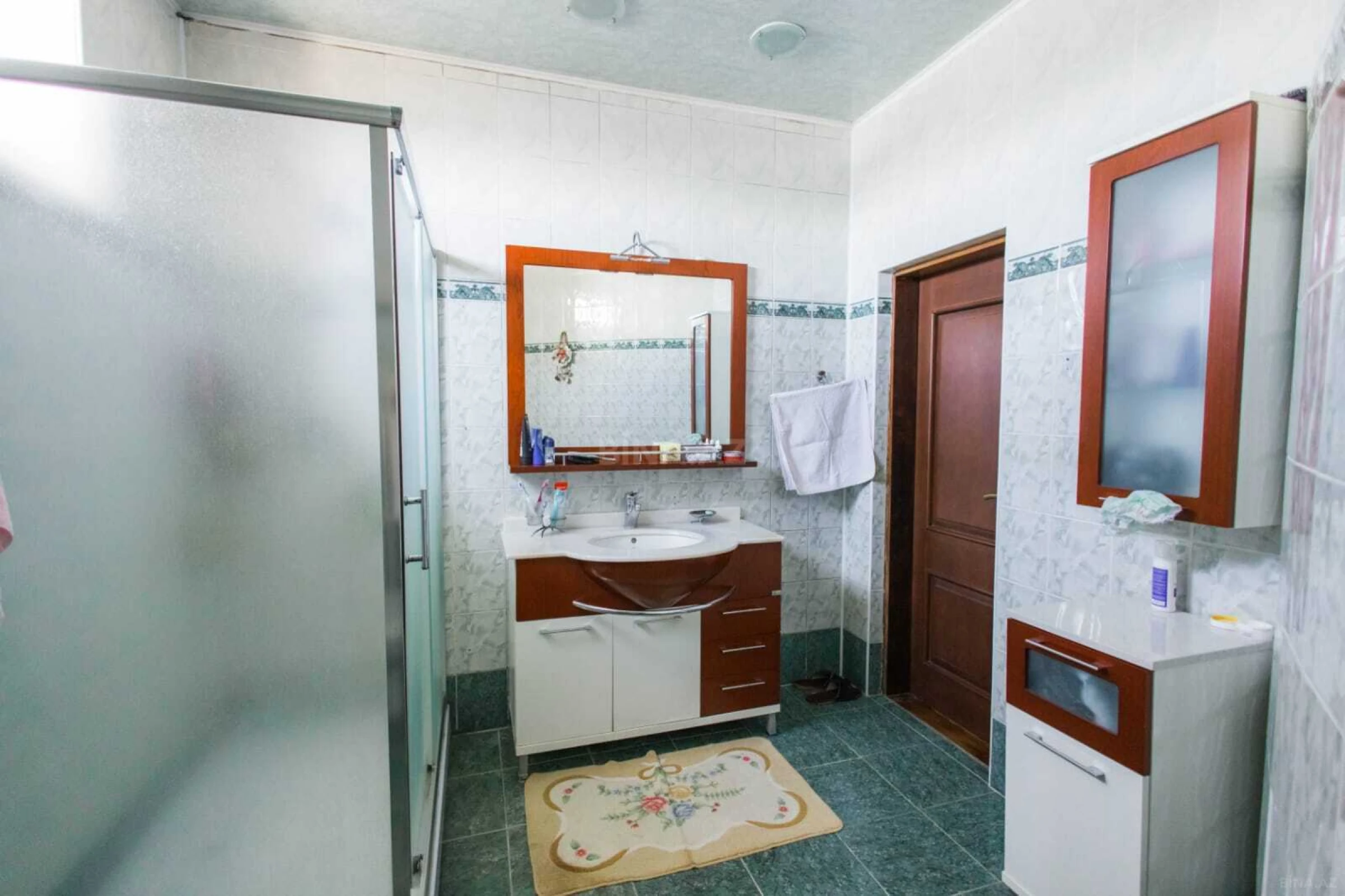Satılır 7 otaqlı həyət evi 355 m²