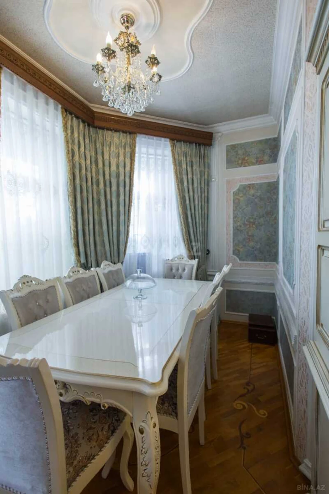 Satılır 7 otaqlı həyət evi 355 m²