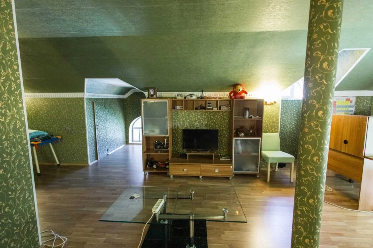 Satılır 7 otaqlı həyət evi 355 m²